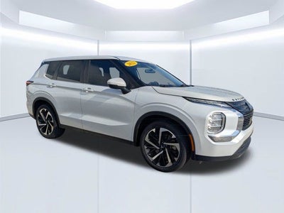 2022 Mitsubishi Outlander ES