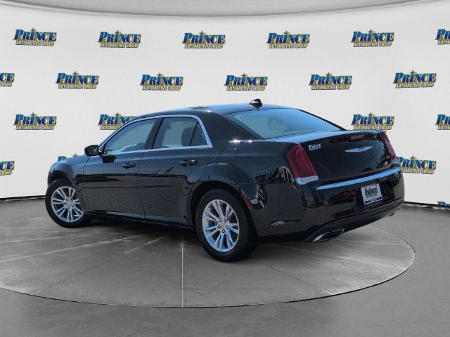 2021 Chrysler 300 Touring