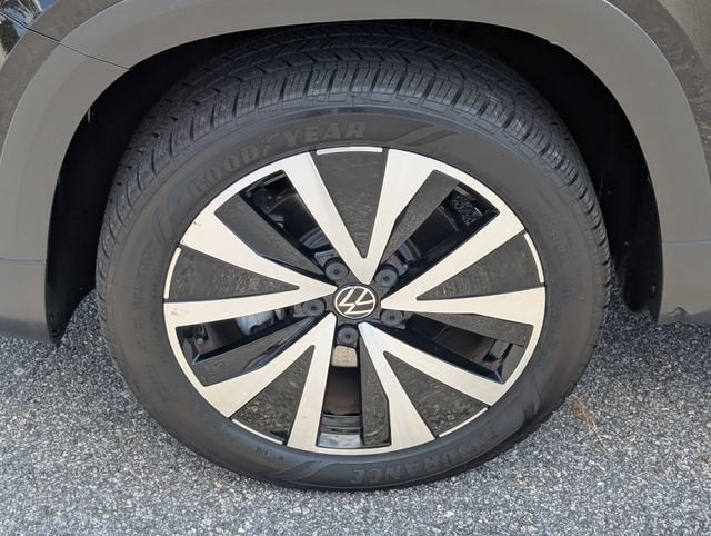 2024 Volkswagen Taos SE