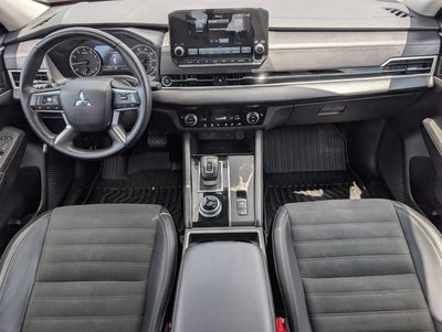 2024 Mitsubishi Outlander SE