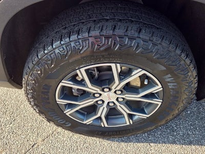 2025 GMC Acadia AT4