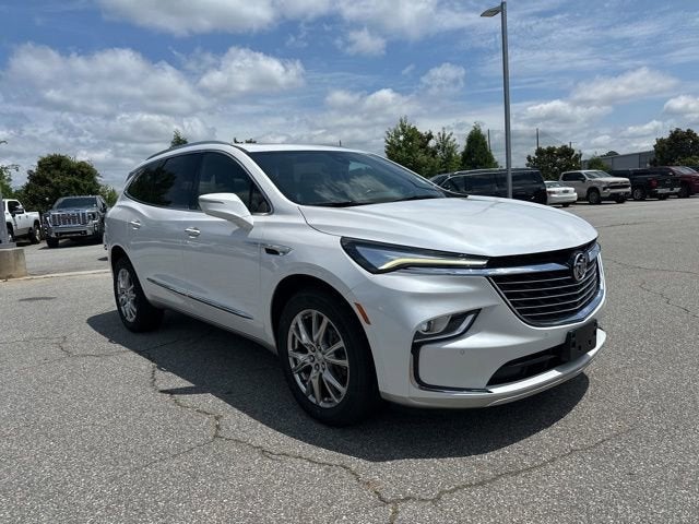 2023 Buick Enclave Essence