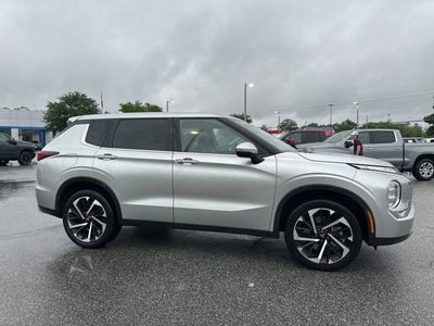 2024 Mitsubishi Outlander SE