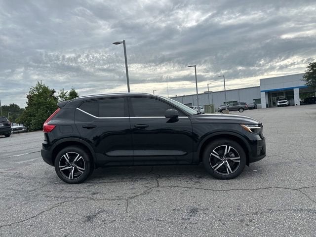 2024 Volvo XC40 Core Bright Theme