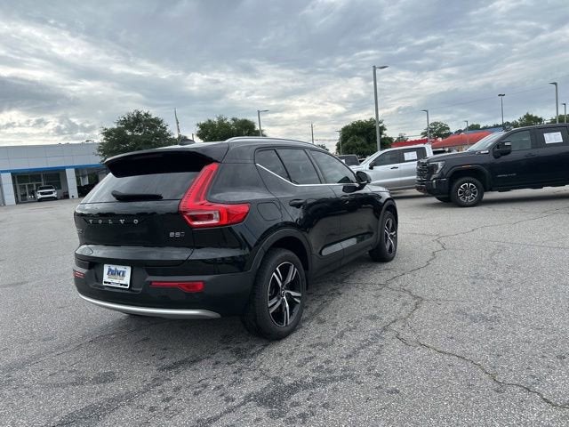 2024 Volvo XC40 Core Bright Theme